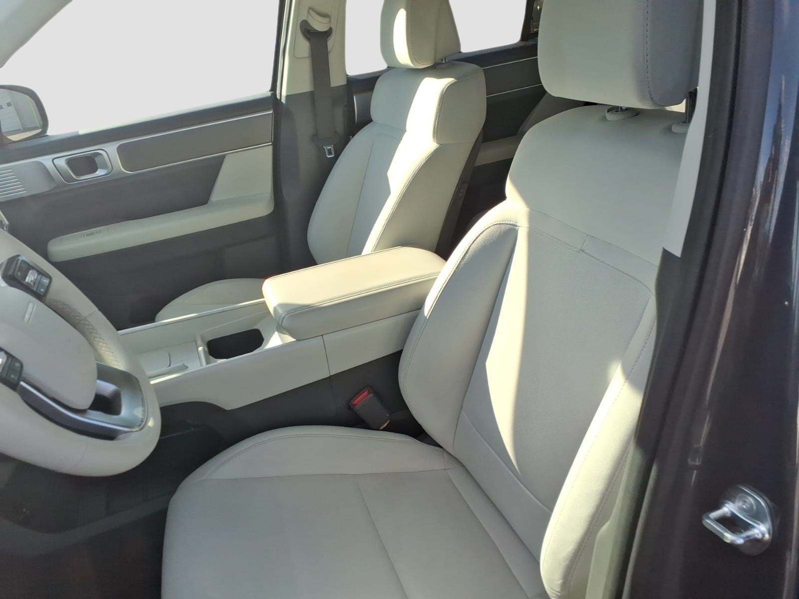 2025 Hyundai SANTA FE SE