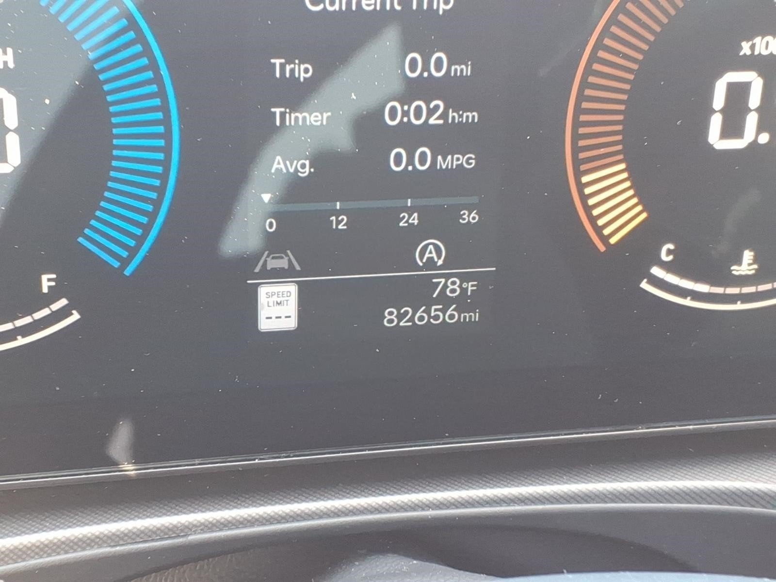 2025 Hyundai SANTA FE SE