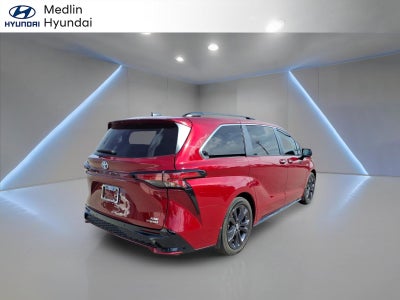 2022 Toyota Sienna XSE 7 Passenger