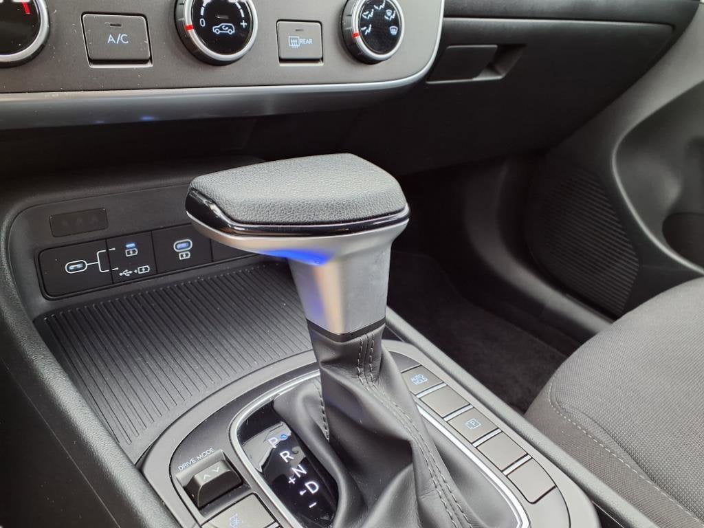 2024 Hyundai KONA SE