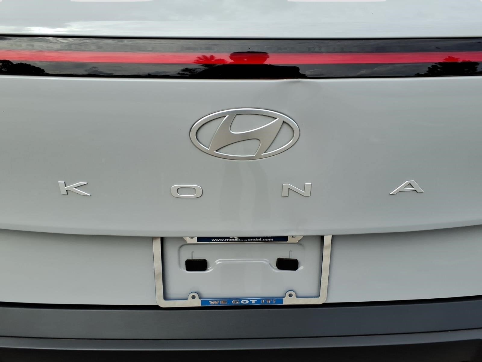 2024 Hyundai KONA SEL