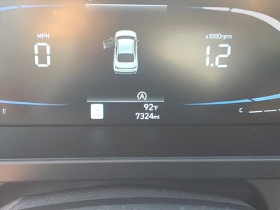 2025 Hyundai ELANTRA SE